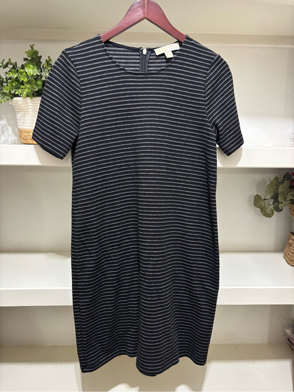 Women’s Black & Gray Striped Short-Sleeve Shift Dress